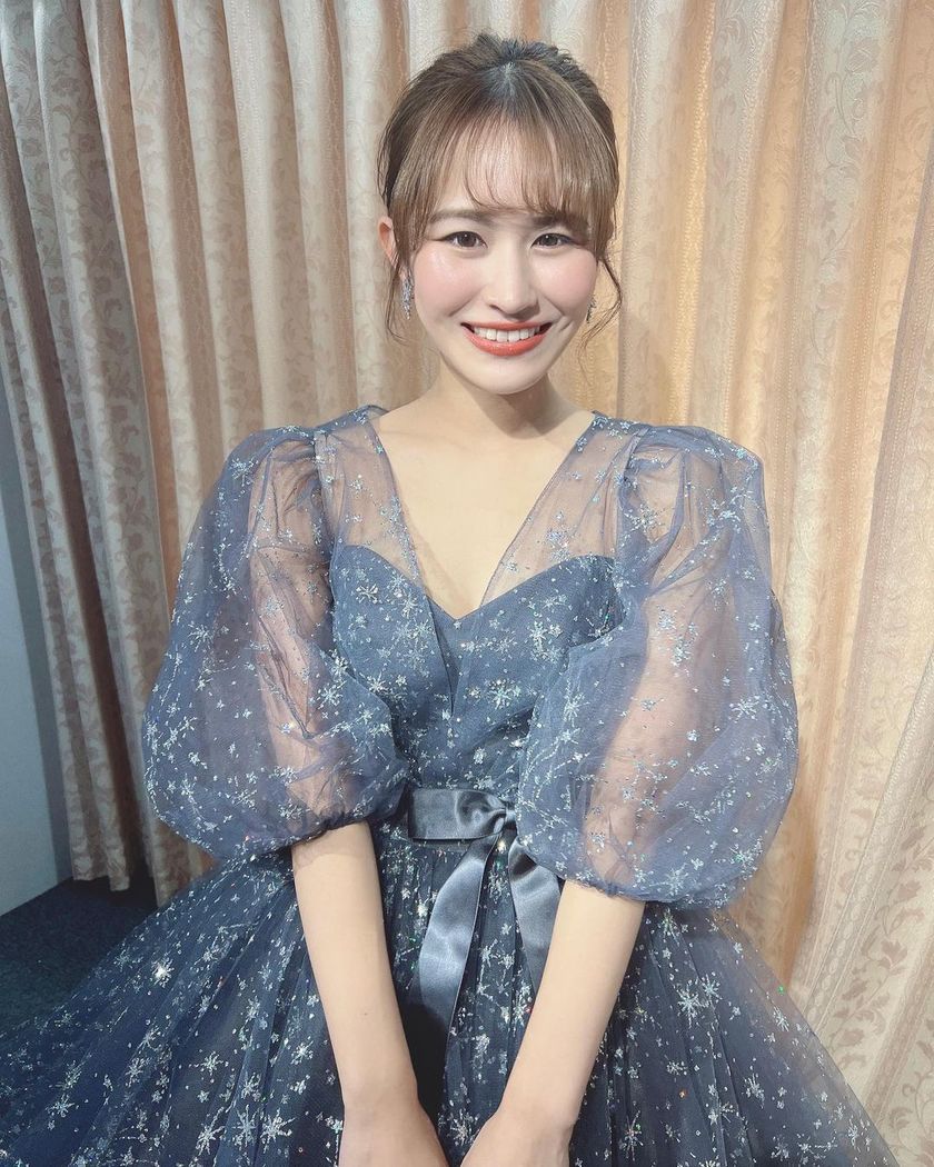 A collection of photos wearing the cute sparkly "Constellation Dress" by Marry with fluffy puff sleeves🪄🌟にて紹介している画像