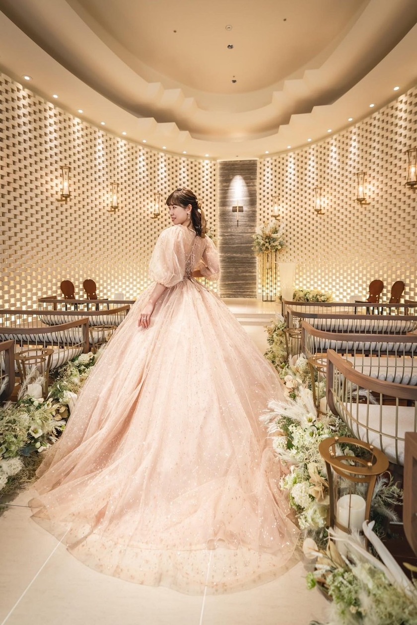 A collection of photos wearing the cute sparkly "Constellation Dress" by Marry with fluffy puff sleeves🪄🌟にて紹介している画像