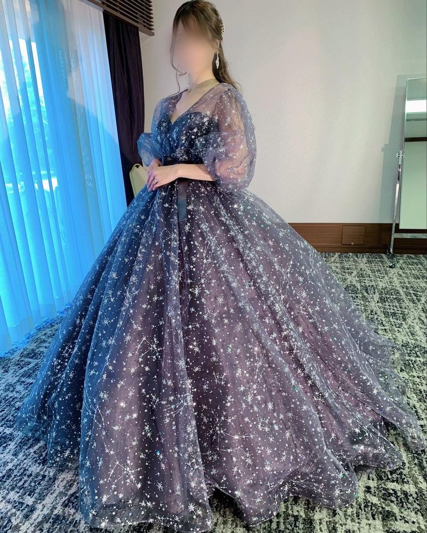 A collection of photos wearing the cute sparkly "Constellation Dress" by Marry with fluffy puff sleeves🪄🌟にて紹介している画像