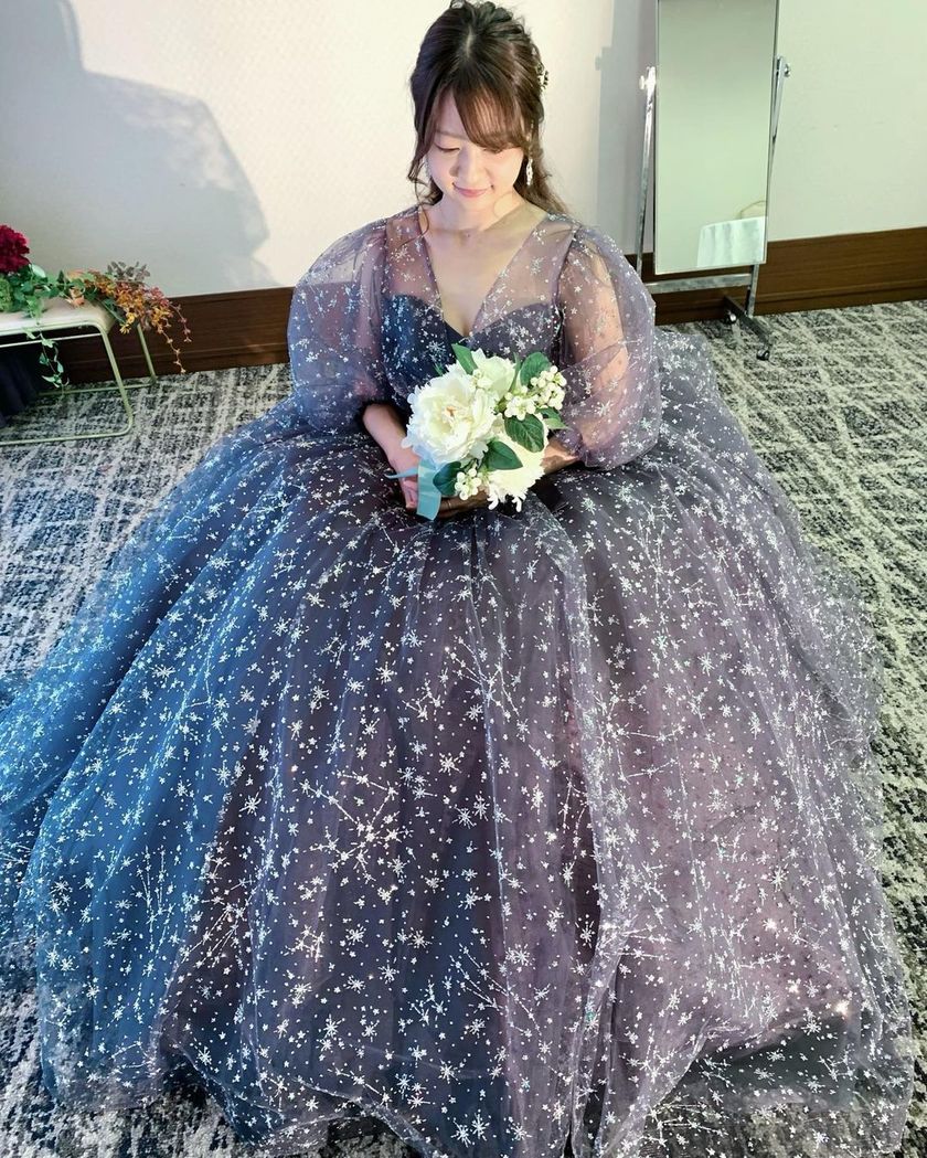 A collection of photos wearing the cute sparkly "Constellation Dress" by Marry with fluffy puff sleeves🪄🌟にて紹介している画像