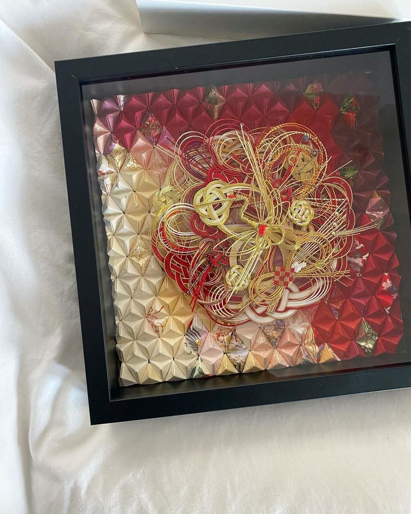 Keeping the congratulatory envelope received from guests as a memento 💌 What are the recent trends in "congratulatory envelope remakes"?にて紹介している画像