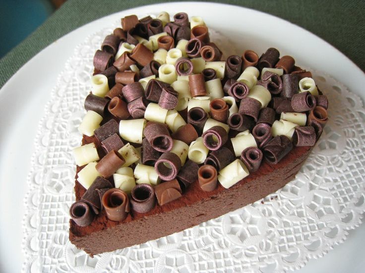 New Wedding Cake Trends! Falling in Love at First Sight with Adorable Heart Cakes ♡にて紹介している画像