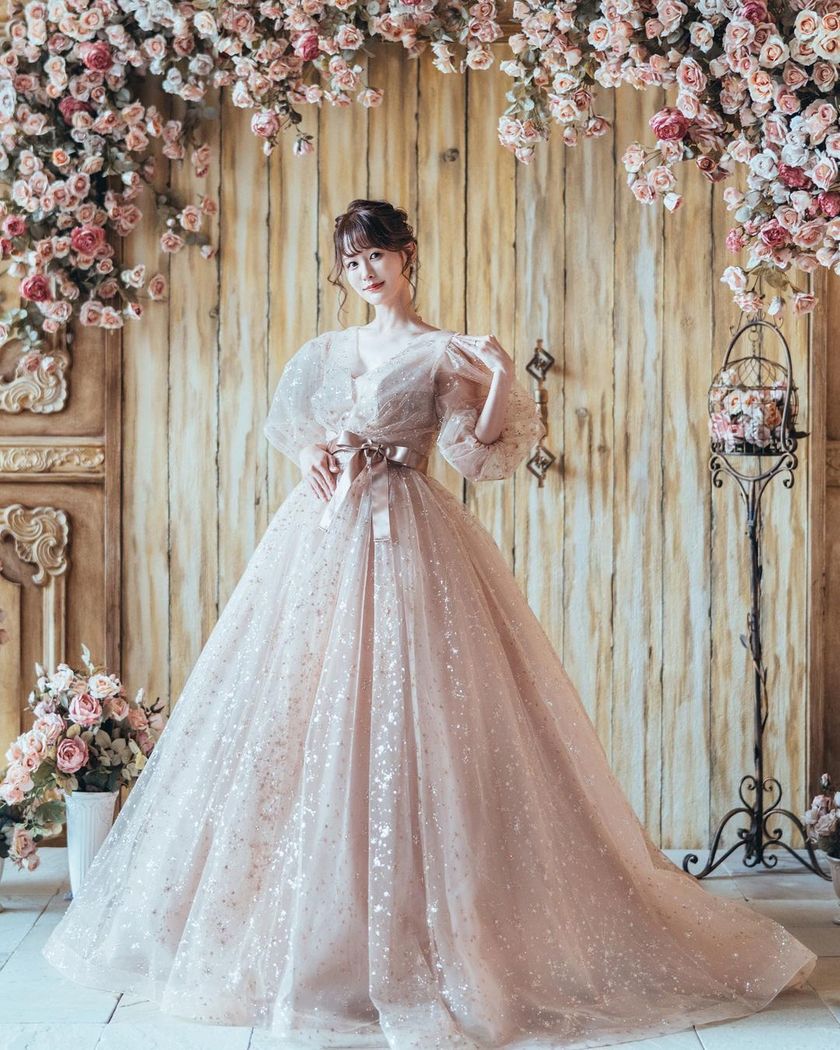 A collection of photos wearing the cute sparkly "Constellation Dress" by Marry with fluffy puff sleeves🪄🌟にて紹介している画像