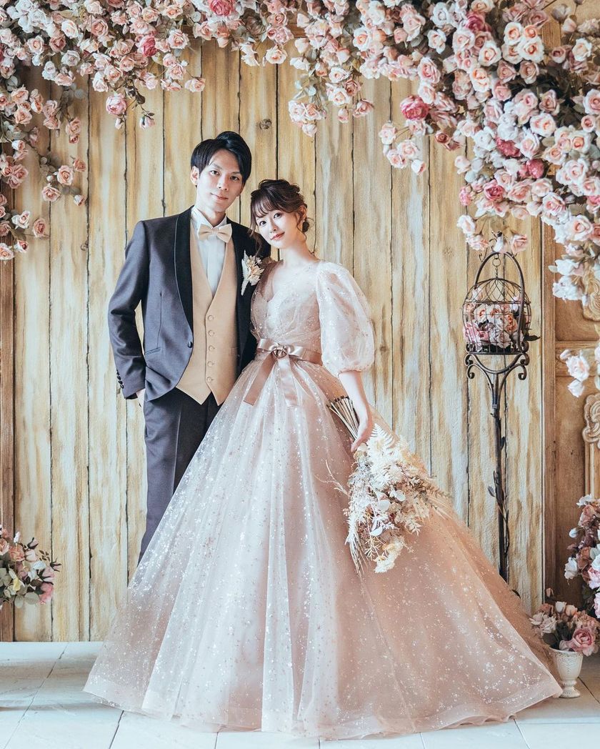 A collection of photos wearing the cute sparkly "Constellation Dress" by Marry with fluffy puff sleeves🪄🌟にて紹介している画像