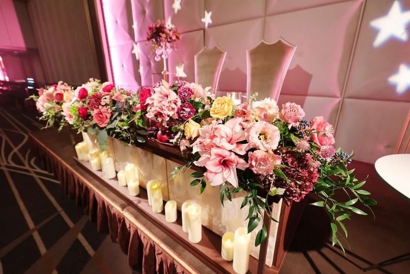 Are there certain flowers that cannot be specified depending on the season? Check with actual wedding photos [Bouquet and Floral Decoration Calendar].にて紹介している画像