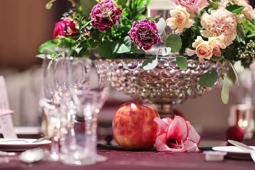 Are there certain flowers that cannot be specified depending on the season? Check with actual wedding photos [Bouquet and Floral Decoration Calendar].にて紹介している画像