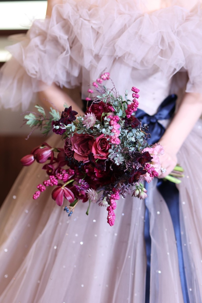 Are there certain flowers that cannot be specified depending on the season? Check with actual wedding photos [Bouquet and Floral Decoration Calendar].にて紹介している画像