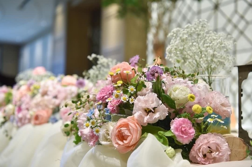 Are there certain flowers that cannot be specified depending on the season? Check with actual wedding photos [Bouquet and Floral Decoration Calendar].にて紹介している画像