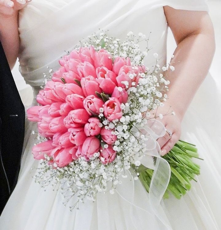 Are there certain flowers that cannot be specified depending on the season? Check with actual wedding photos [Bouquet and Floral Decoration Calendar].にて紹介している画像