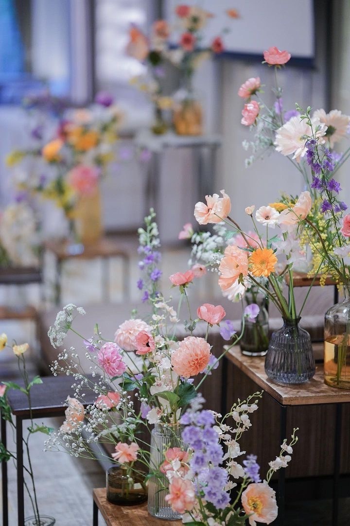 Are there certain flowers that cannot be specified depending on the season? Check with actual wedding photos [Bouquet and Floral Decoration Calendar].にて紹介している画像