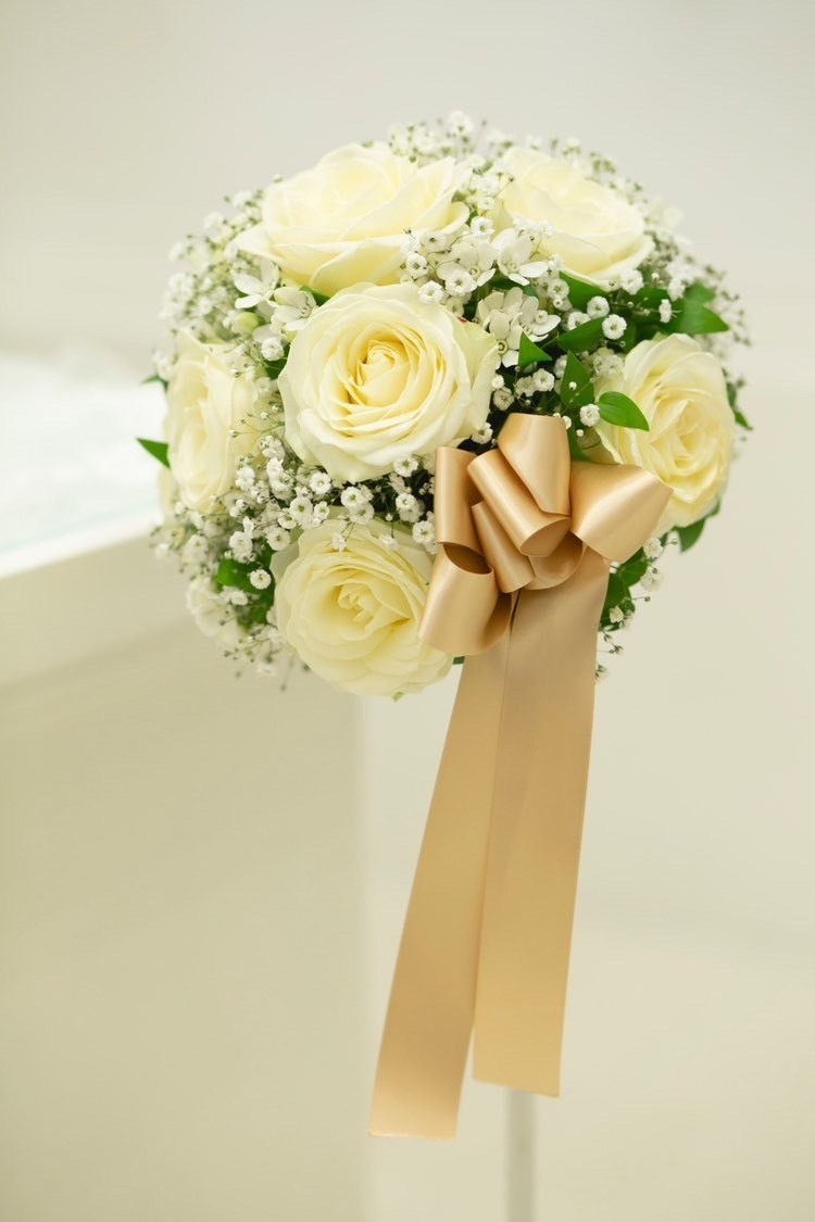 Are there certain flowers that cannot be specified depending on the season? Check with actual wedding photos [Bouquet and Floral Decoration Calendar].にて紹介している画像