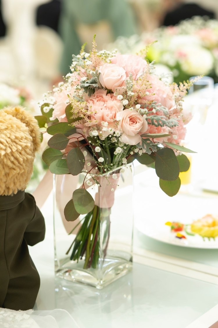 Are there certain flowers that cannot be specified depending on the season? Check with actual wedding photos [Bouquet and Floral Decoration Calendar].にて紹介している画像