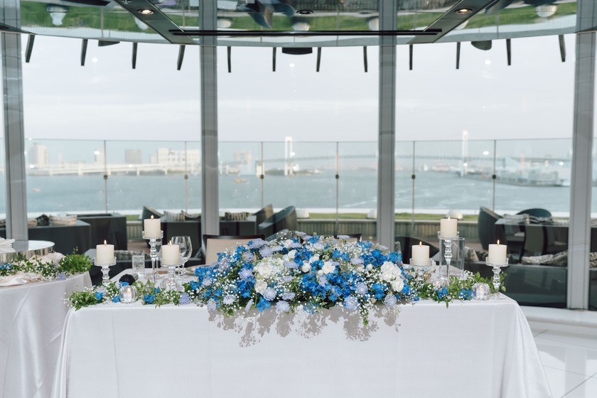 Are there certain flowers that cannot be specified depending on the season? Check with actual wedding photos [Bouquet and Floral Decoration Calendar].にて紹介している画像