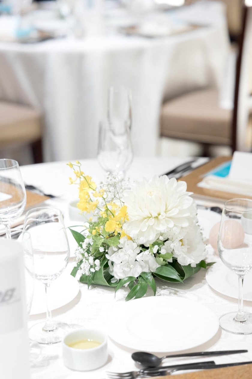 Are there certain flowers that cannot be specified depending on the season? Check with actual wedding photos [Bouquet and Floral Decoration Calendar].にて紹介している画像