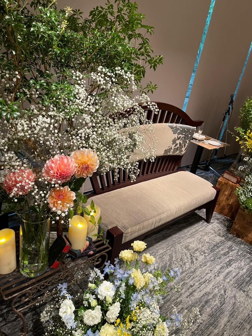 Are there certain flowers that cannot be specified depending on the season? Check with actual wedding photos [Bouquet and Floral Decoration Calendar].にて紹介している画像