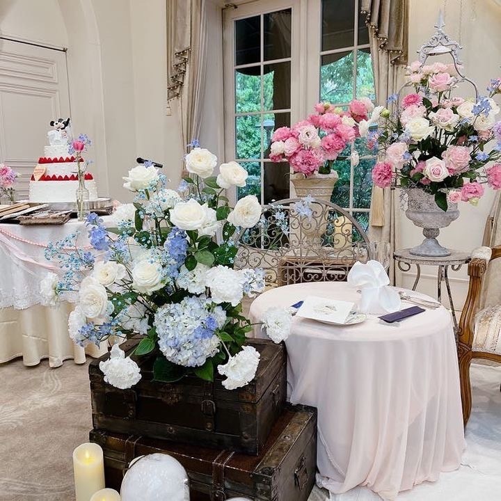 Are there certain flowers that cannot be specified depending on the season? Check with actual wedding photos [Bouquet and Floral Decoration Calendar].にて紹介している画像