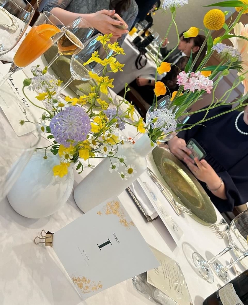 Are there certain flowers that cannot be specified depending on the season? Check with actual wedding photos [Bouquet and Floral Decoration Calendar].にて紹介している画像