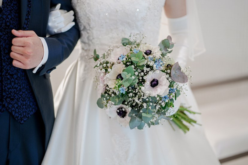 Are there certain flowers that cannot be specified depending on the season? Check with actual wedding photos [Bouquet and Floral Decoration Calendar].にて紹介している画像