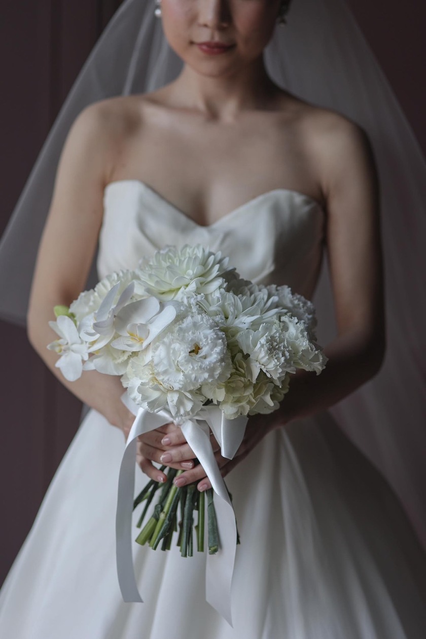 Are there certain flowers that cannot be specified depending on the season? Check with actual wedding photos [Bouquet and Floral Decoration Calendar].にて紹介している画像