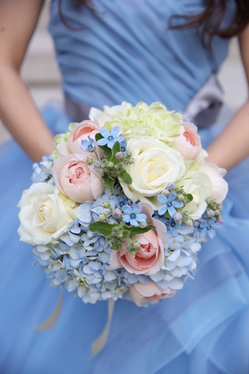 Are there certain flowers that cannot be specified depending on the season? Check with actual wedding photos [Bouquet and Floral Decoration Calendar].にて紹介している画像