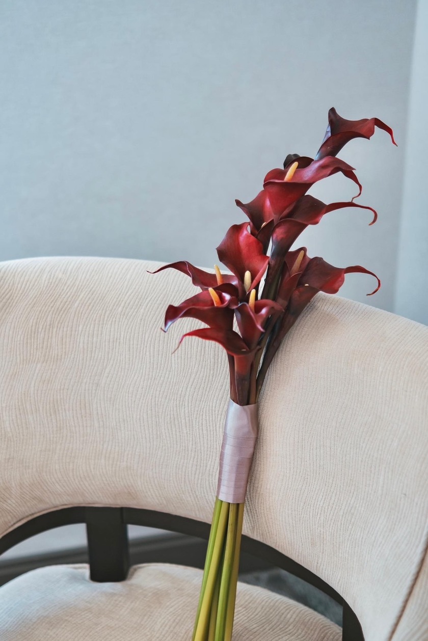 Are there certain flowers that cannot be specified depending on the season? Check with actual wedding photos [Bouquet and Floral Decoration Calendar].にて紹介している画像