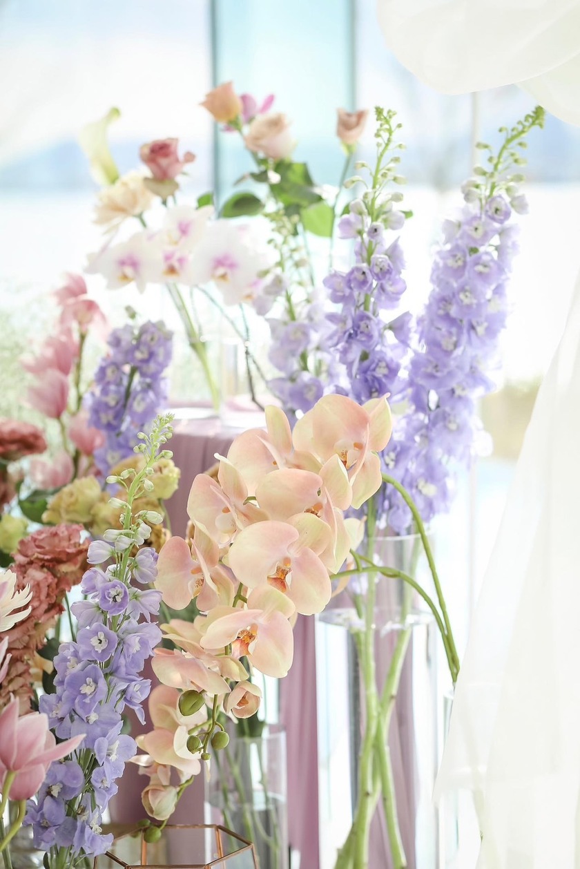 Are there certain flowers that cannot be specified depending on the season? Check with actual wedding photos [Bouquet and Floral Decoration Calendar].にて紹介している画像