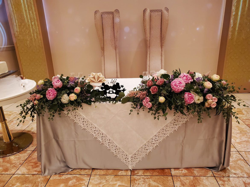 Are there certain flowers that cannot be specified depending on the season? Check with actual wedding photos [Bouquet and Floral Decoration Calendar].にて紹介している画像