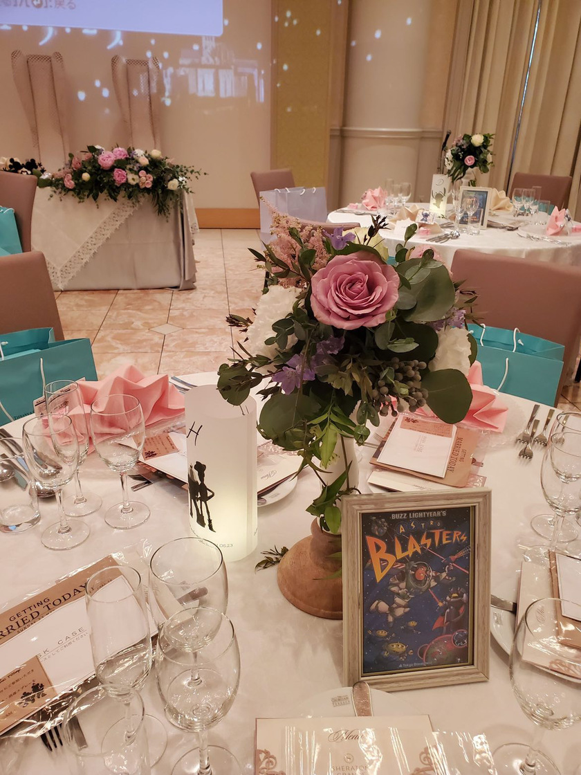 Are there certain flowers that cannot be specified depending on the season? Check with actual wedding photos [Bouquet and Floral Decoration Calendar].にて紹介している画像