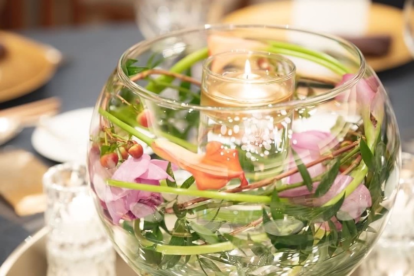 Are there certain flowers that cannot be specified depending on the season? Check with actual wedding photos [Bouquet and Floral Decoration Calendar].にて紹介している画像