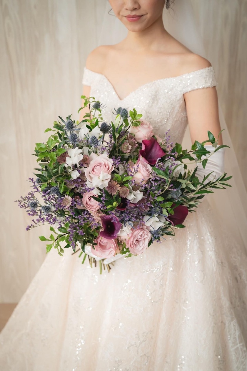 Are there certain flowers that cannot be specified depending on the season? Check with actual wedding photos [Bouquet and Floral Decoration Calendar].にて紹介している画像