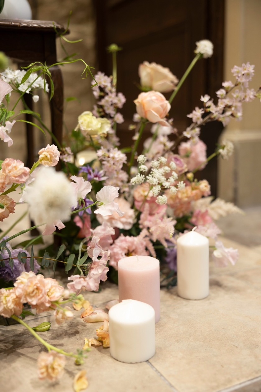 Are there certain flowers that cannot be specified depending on the season? Check with actual wedding photos [Bouquet and Floral Decoration Calendar].にて紹介している画像