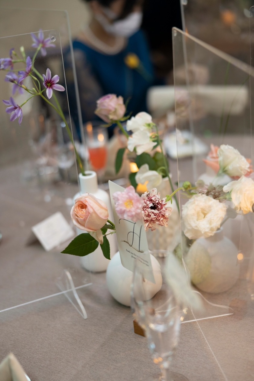 Are there certain flowers that cannot be specified depending on the season? Check with actual wedding photos [Bouquet and Floral Decoration Calendar].にて紹介している画像