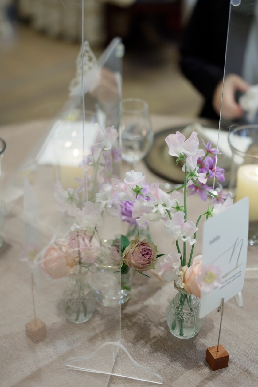 Are there certain flowers that cannot be specified depending on the season? Check with actual wedding photos [Bouquet and Floral Decoration Calendar].にて紹介している画像