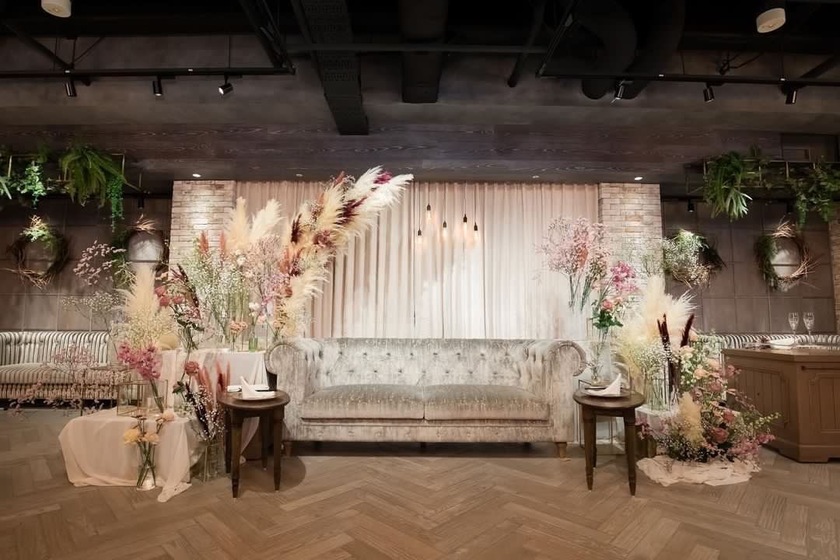 Are there certain flowers that cannot be specified depending on the season? Check with actual wedding photos [Bouquet and Floral Decoration Calendar].にて紹介している画像