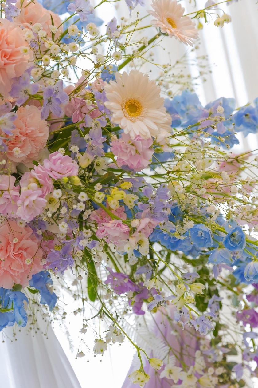 Are there certain flowers that cannot be specified depending on the season? Check with actual wedding photos [Bouquet and Floral Decoration Calendar].にて紹介している画像