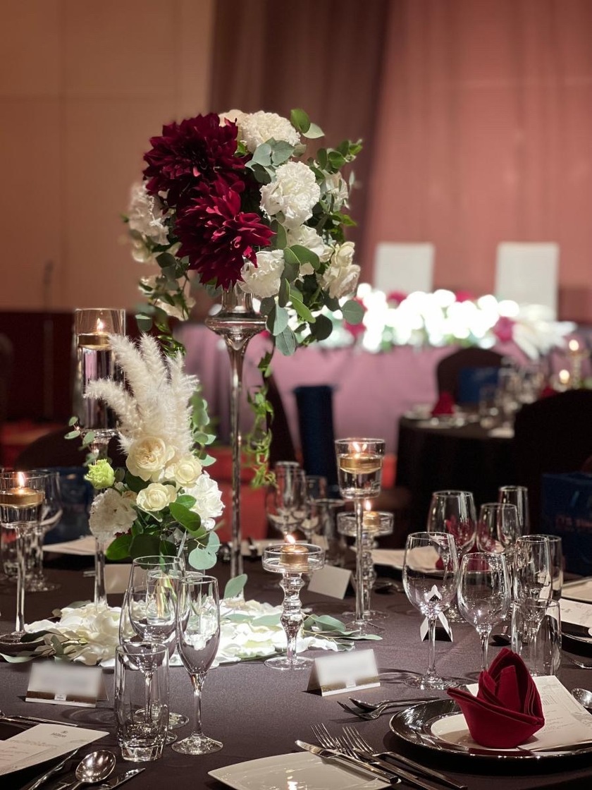 Are there certain flowers that cannot be specified depending on the season? Check with actual wedding photos [Bouquet and Floral Decoration Calendar].にて紹介している画像