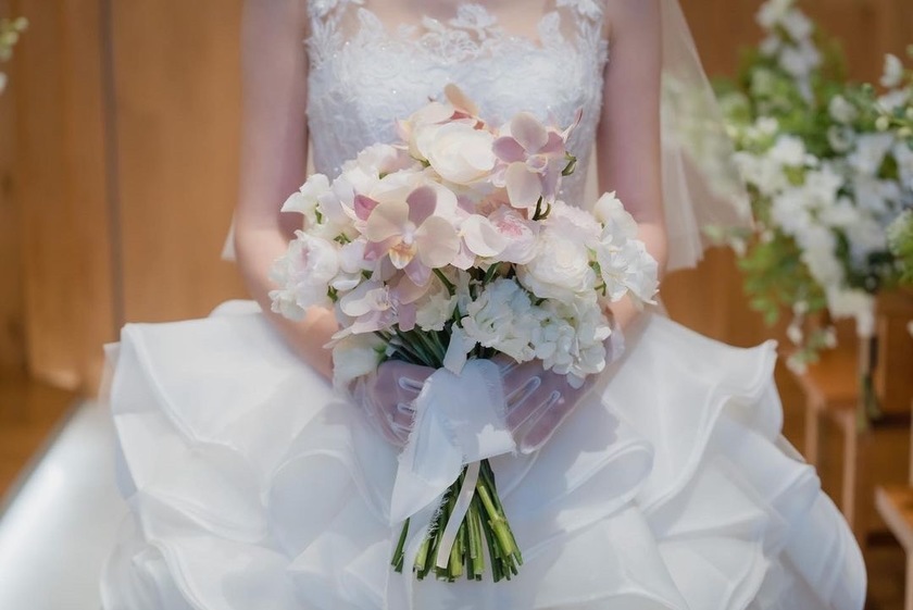 Are there certain flowers that cannot be specified depending on the season? Check with actual wedding photos [Bouquet and Floral Decoration Calendar].にて紹介している画像