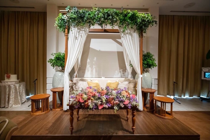 Are there certain flowers that cannot be specified depending on the season? Check with actual wedding photos [Bouquet and Floral Decoration Calendar].にて紹介している画像