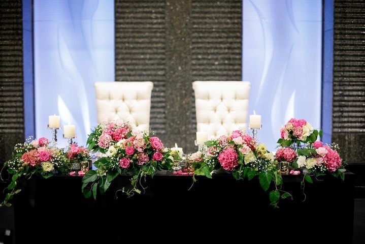 Are there certain flowers that cannot be specified depending on the season? Check with actual wedding photos [Bouquet and Floral Decoration Calendar].にて紹介している画像