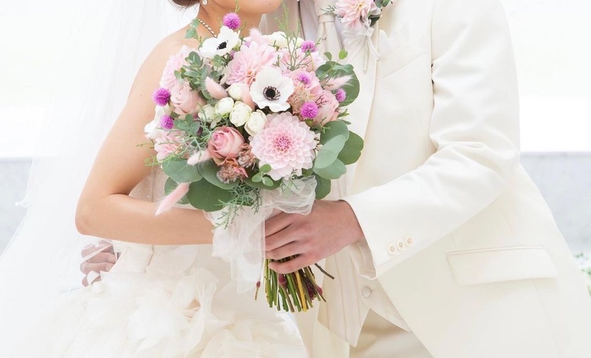 Are there certain flowers that cannot be specified depending on the season? Check with actual wedding photos [Bouquet and Floral Decoration Calendar].にて紹介している画像