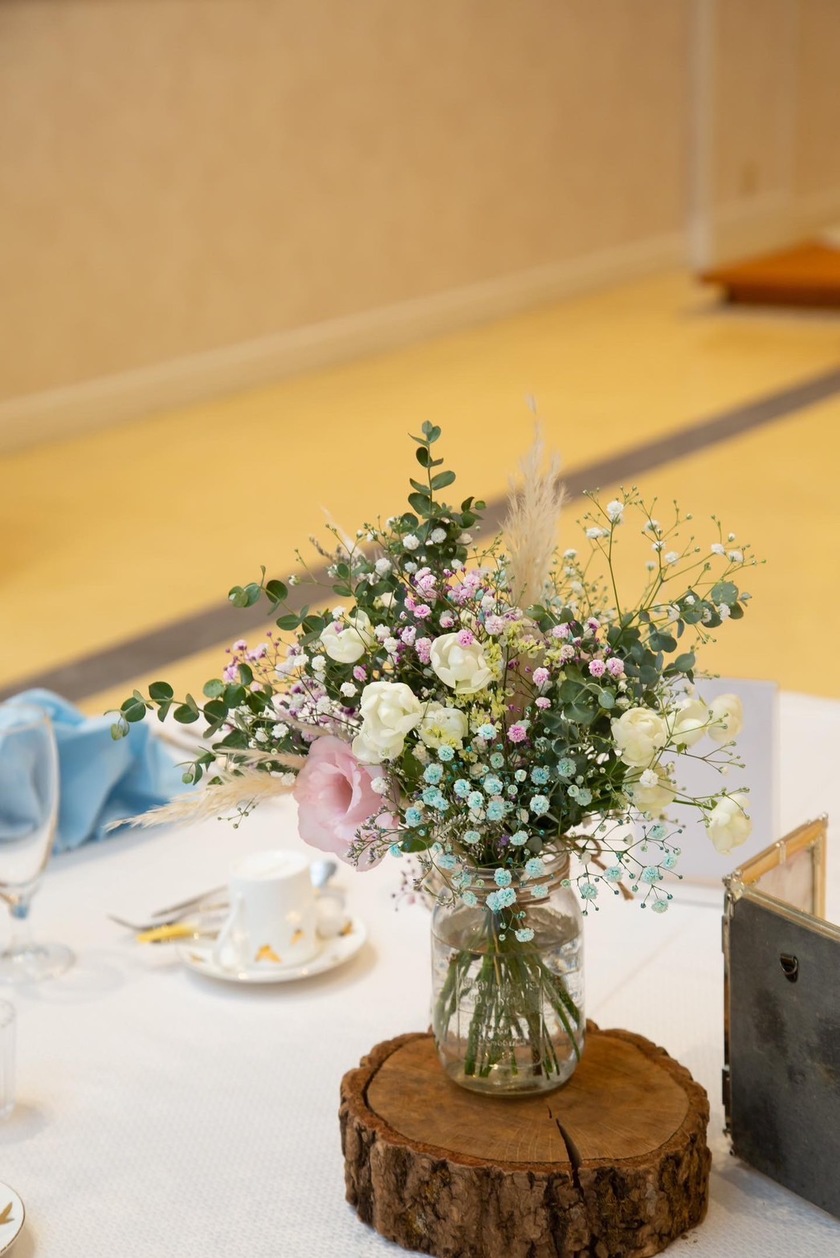 Are there certain flowers that cannot be specified depending on the season? Check with actual wedding photos [Bouquet and Floral Decoration Calendar].にて紹介している画像