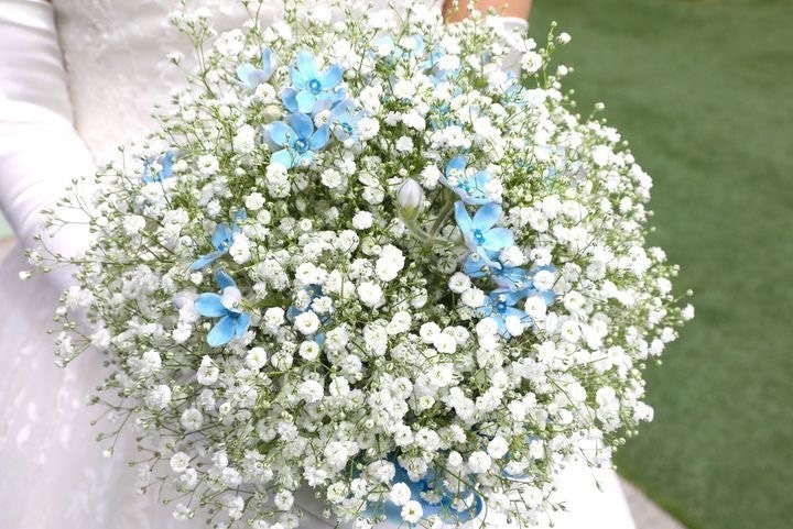 Are there certain flowers that cannot be specified depending on the season? Check with actual wedding photos [Bouquet and Floral Decoration Calendar].にて紹介している画像