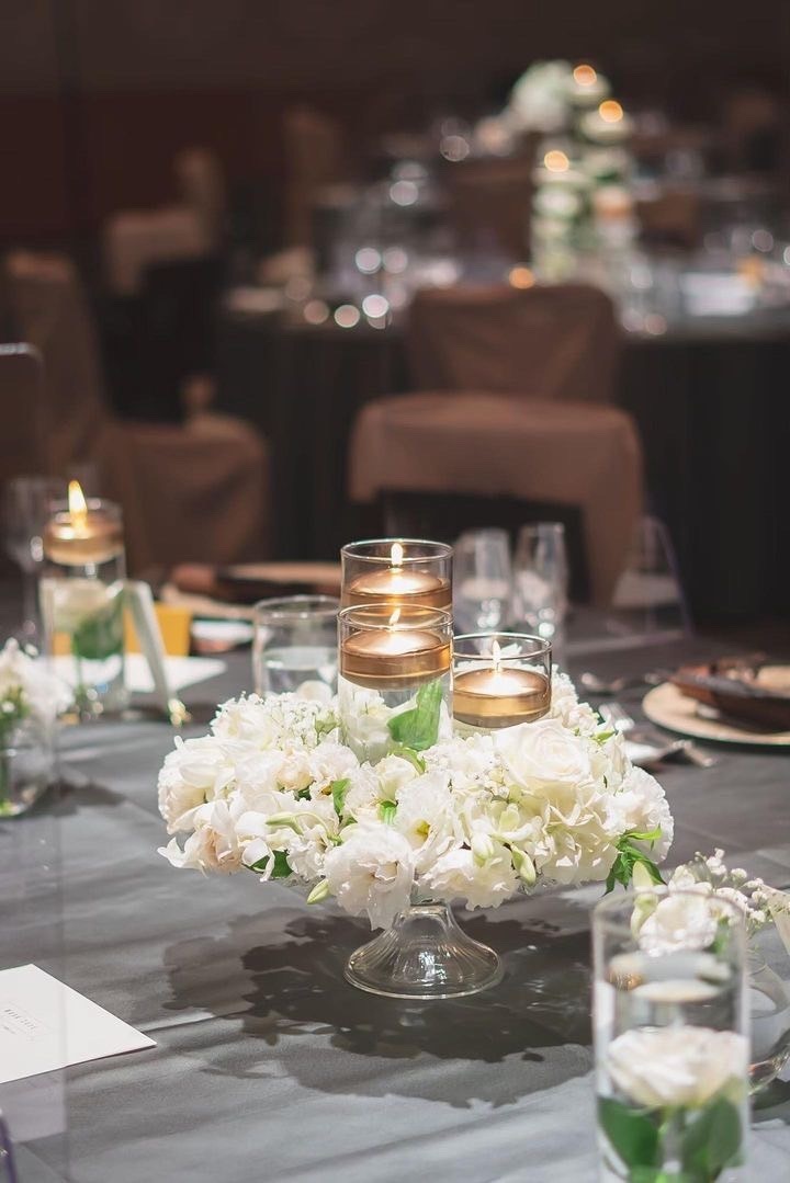 Are there certain flowers that cannot be specified depending on the season? Check with actual wedding photos [Bouquet and Floral Decoration Calendar].にて紹介している画像