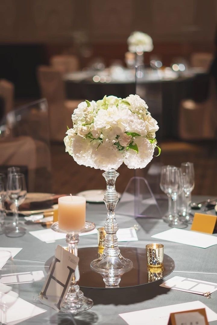 Are there certain flowers that cannot be specified depending on the season? Check with actual wedding photos [Bouquet and Floral Decoration Calendar].にて紹介している画像