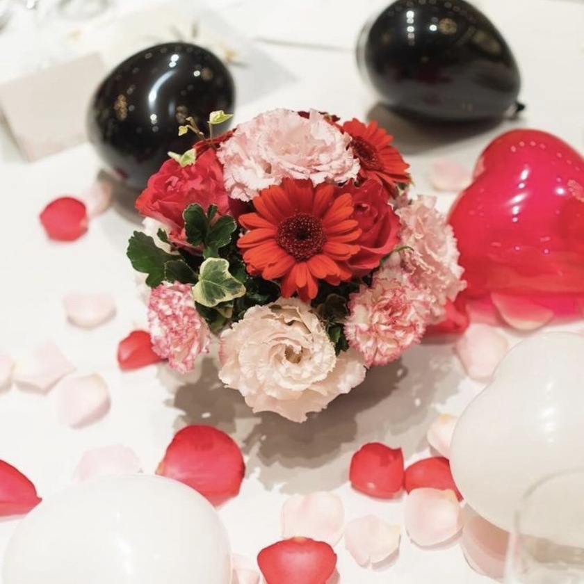 Are there certain flowers that cannot be specified depending on the season? Check with actual wedding photos [Bouquet and Floral Decoration Calendar].にて紹介している画像