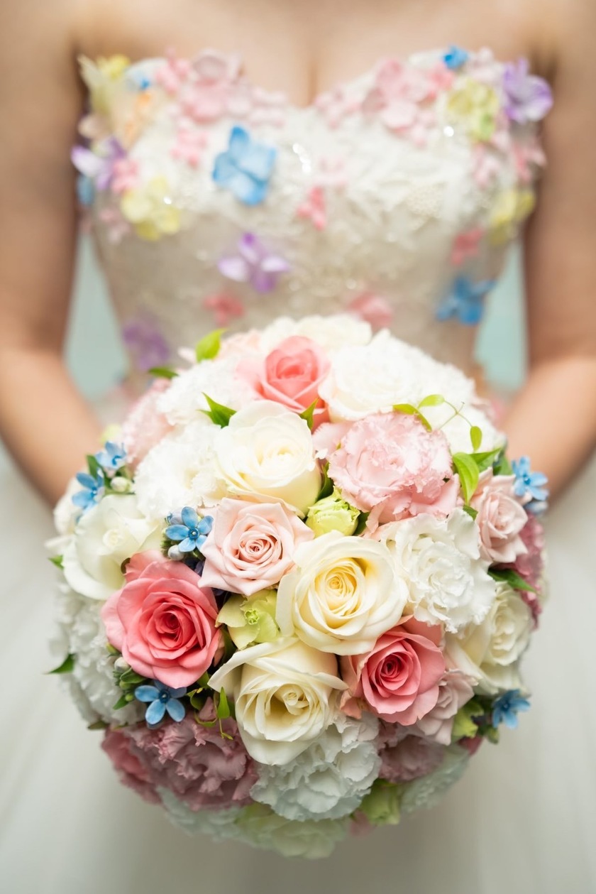 Are there certain flowers that cannot be specified depending on the season? Check with actual wedding photos [Bouquet and Floral Decoration Calendar].にて紹介している画像