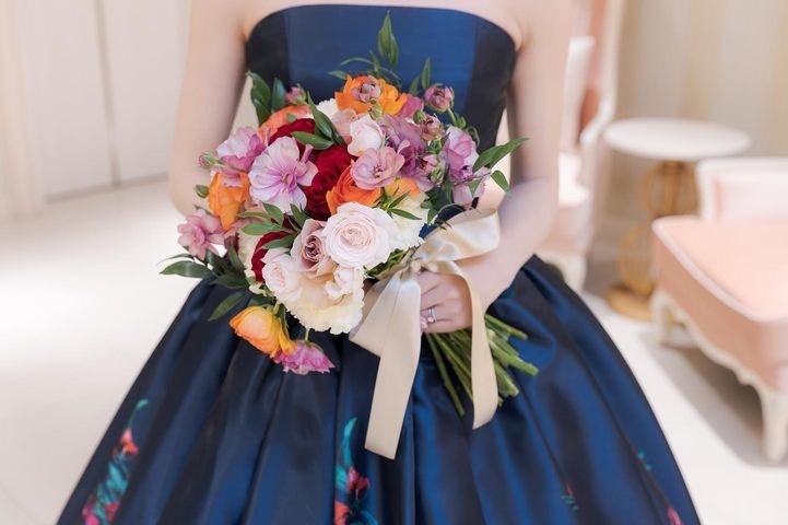 Are there certain flowers that cannot be specified depending on the season? Check with actual wedding photos [Bouquet and Floral Decoration Calendar].にて紹介している画像