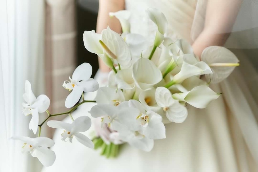 Are there certain flowers that cannot be specified depending on the season? Check with actual wedding photos [Bouquet and Floral Decoration Calendar].にて紹介している画像