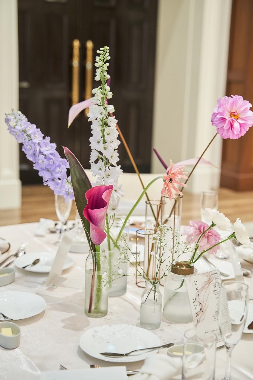 Are there certain flowers that cannot be specified depending on the season? Check with actual wedding photos [Bouquet and Floral Decoration Calendar].にて紹介している画像