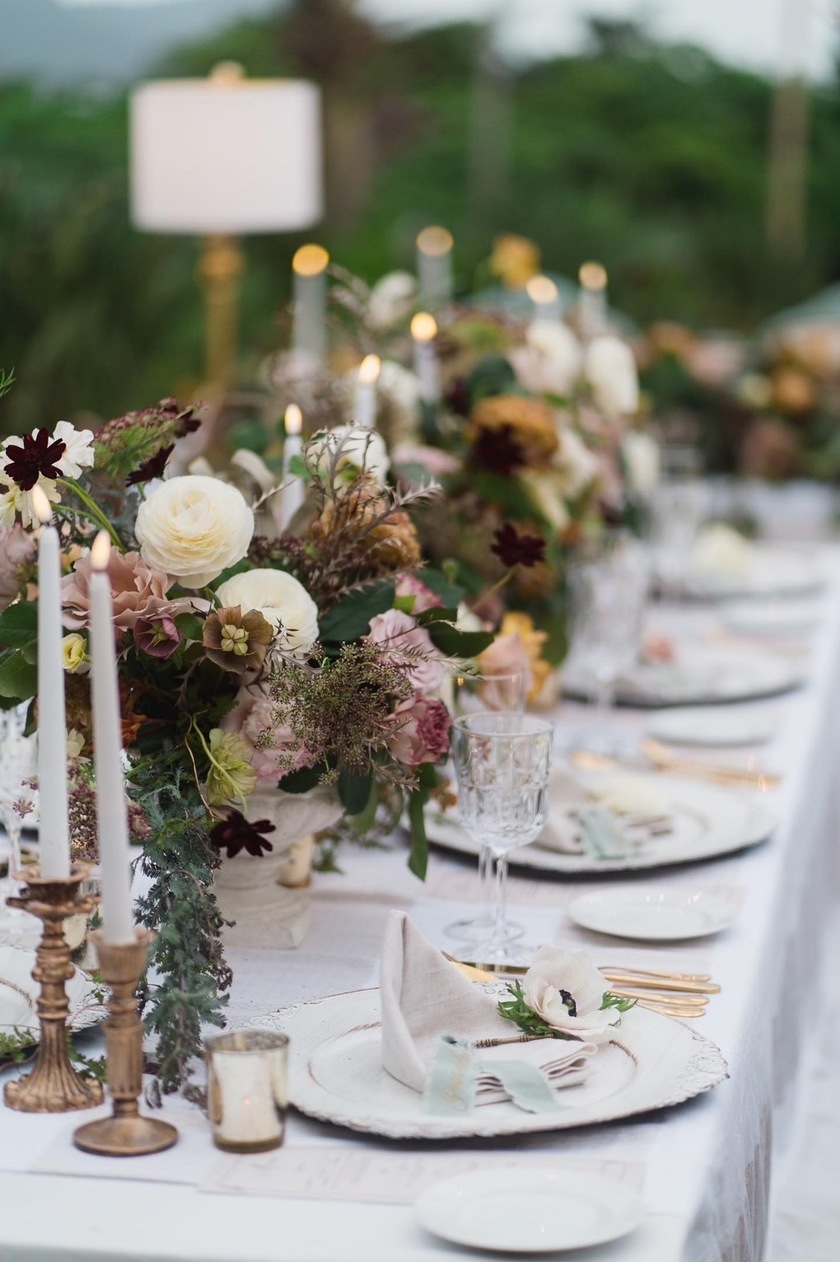 Are there certain flowers that cannot be specified depending on the season? Check with actual wedding photos [Bouquet and Floral Decoration Calendar].にて紹介している画像